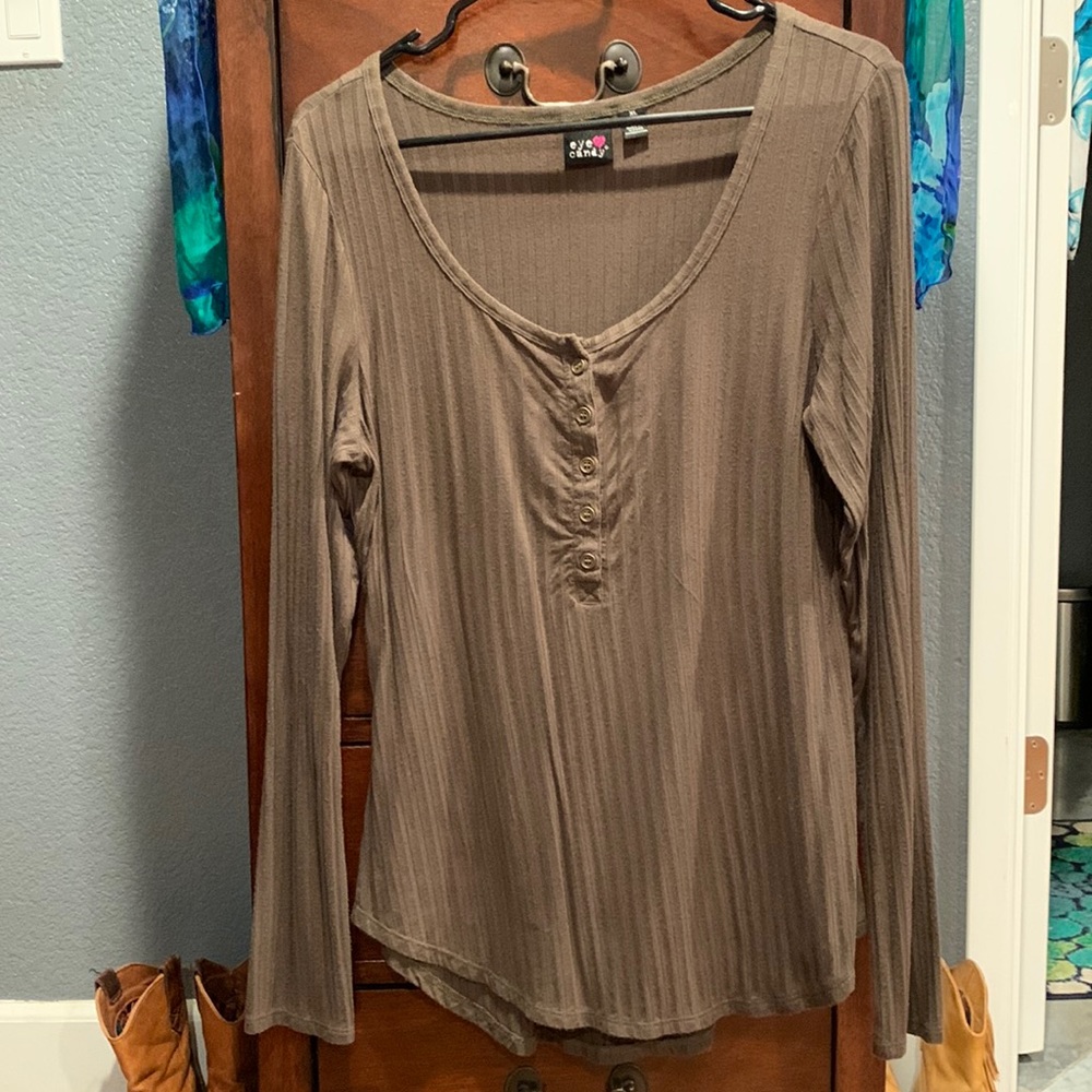 Eye Candy Henley
